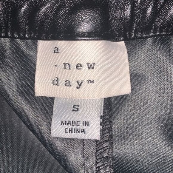 A New Day Black Faux Leather Joggers Size S Elastic Waist & Cuffs With Side Pock - Picture 4 of 11
